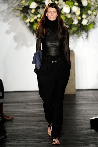 Look 15